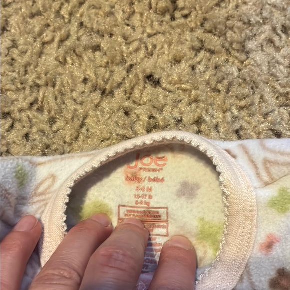 Assorted set of shirts, sleeper and pants. - Picture 9 of 16